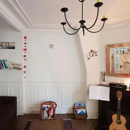 Typical Parisian Flat In Montmartre Apartment *