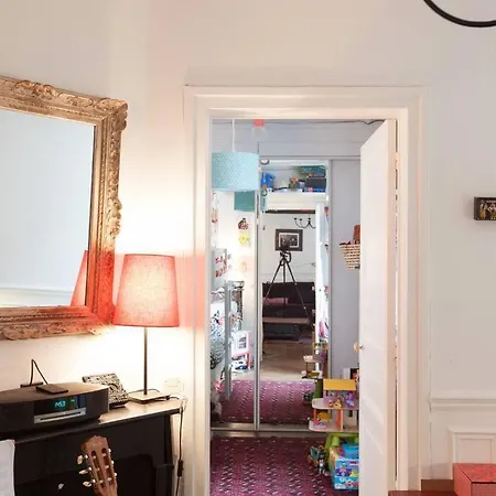 Apartment Typical Parisian Flat In Montmartre