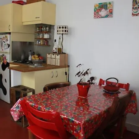 Typical Parisian Flat In Montmartre * Paris